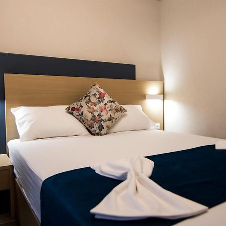 Ippokampos Holidays Apartment เนอาวรัสนา ภายนอก รูปภาพ