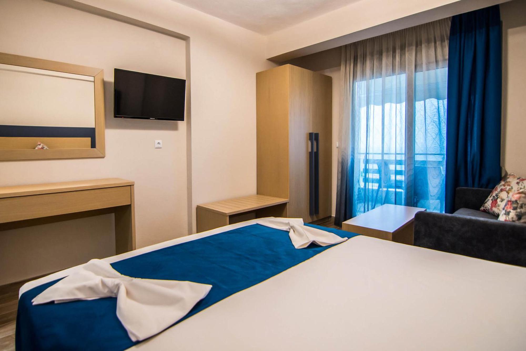 Ippokampos Holidays Apartment เนอาวรัสนา ภายนอก รูปภาพ