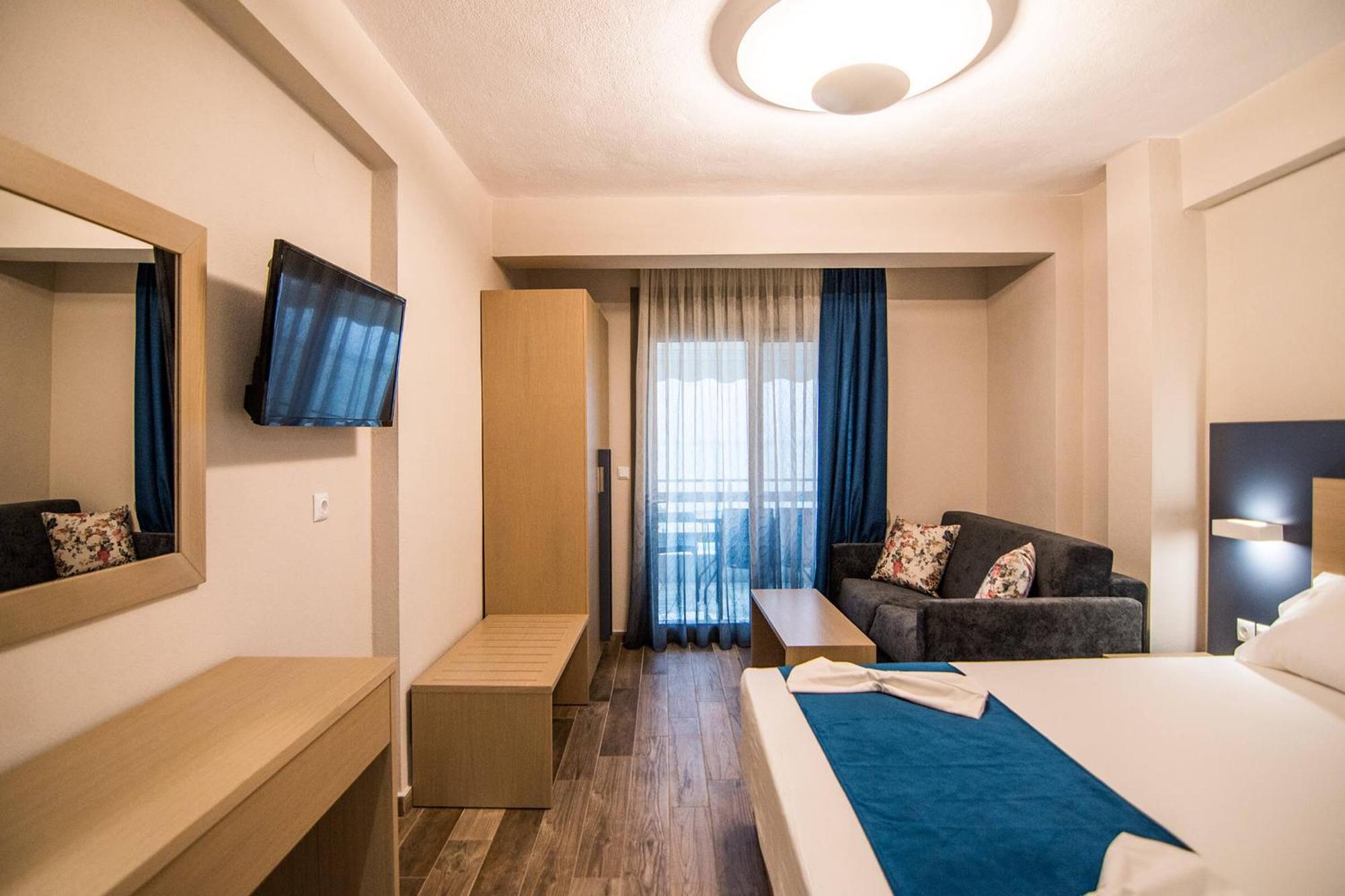 Ippokampos Holidays Apartment เนอาวรัสนา ภายนอก รูปภาพ