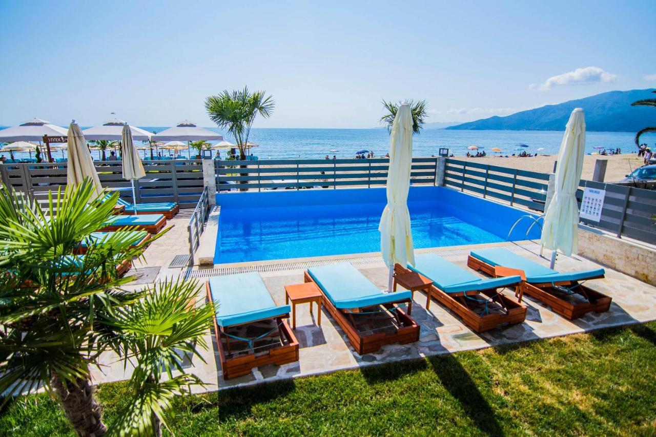 Ippokampos Holidays Apartment เนอาวรัสนา ภายนอก รูปภาพ