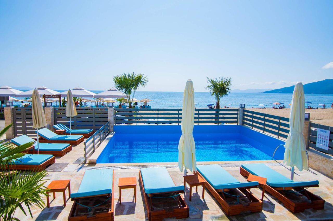 Ippokampos Holidays Apartment เนอาวรัสนา ภายนอก รูปภาพ