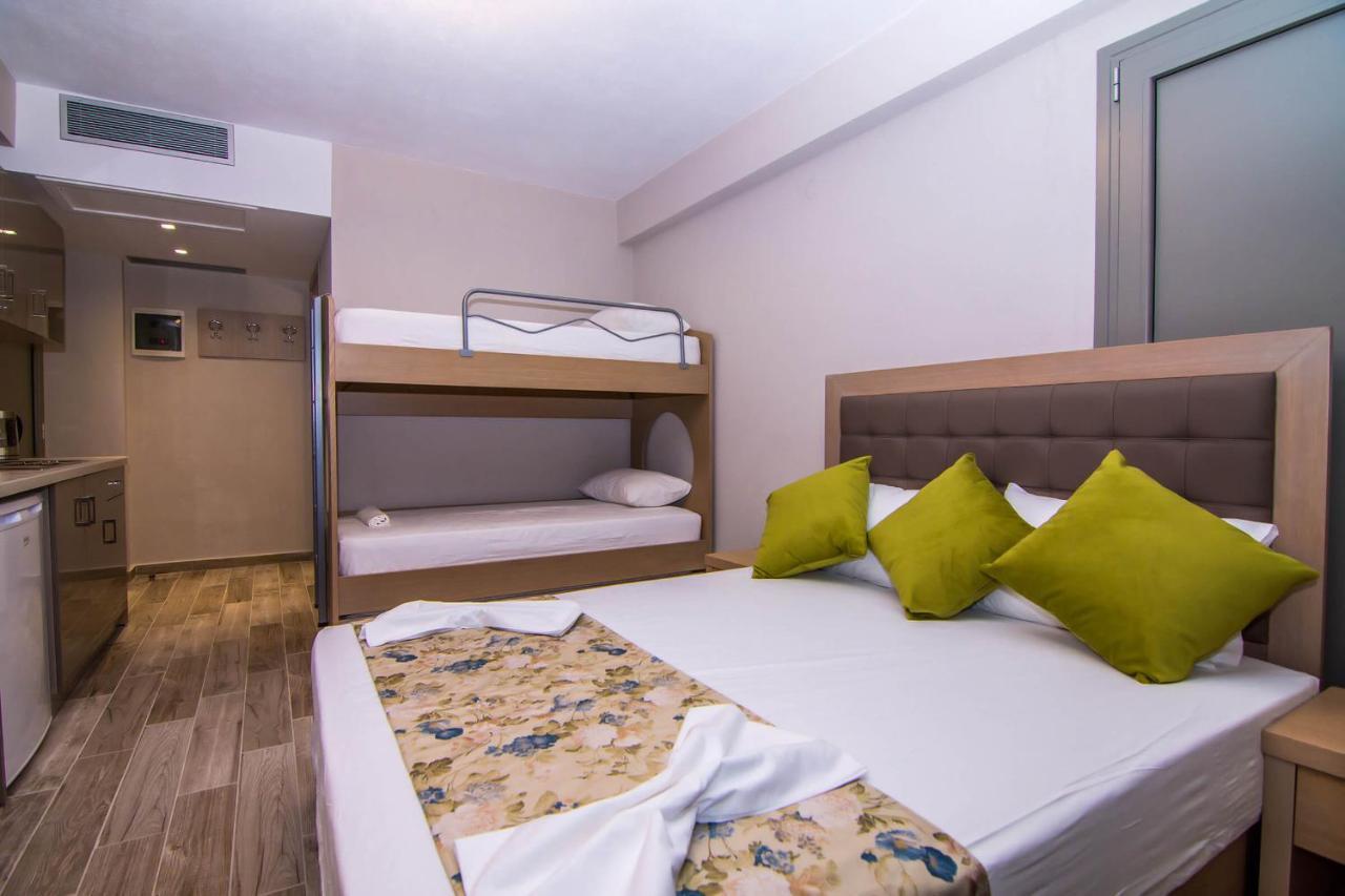 Ippokampos Holidays Apartment เนอาวรัสนา ภายนอก รูปภาพ