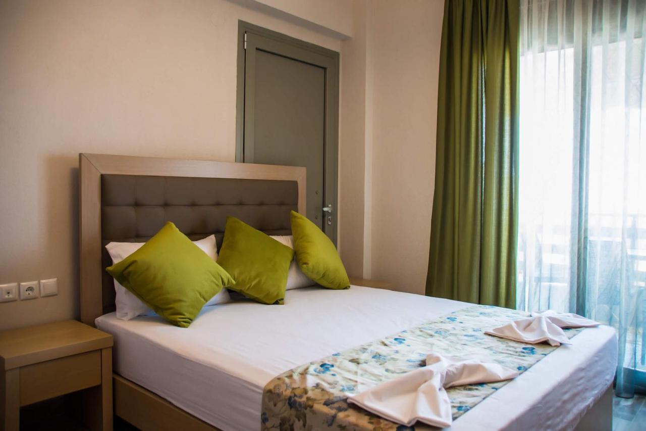 Ippokampos Holidays Apartment เนอาวรัสนา ภายนอก รูปภาพ